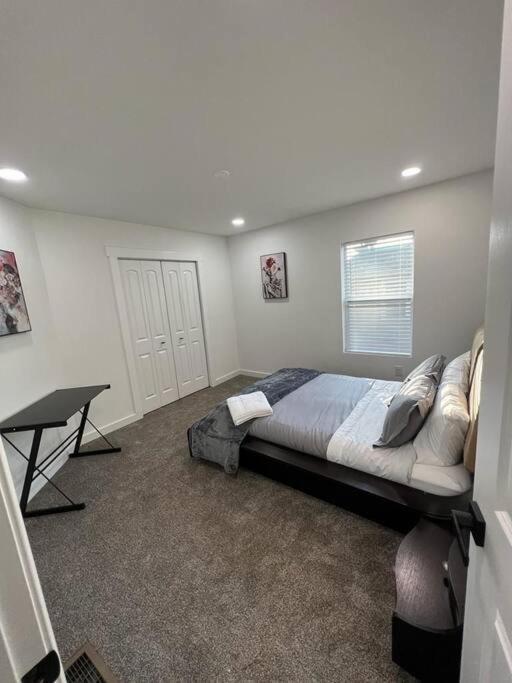 Modern Home At Colonial College Park アトランタ エクステリア 写真