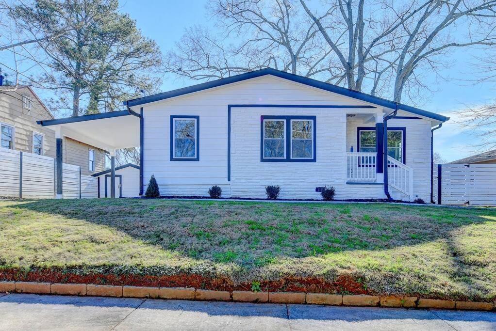 Modern Home At Colonial College Park アトランタ エクステリア 写真