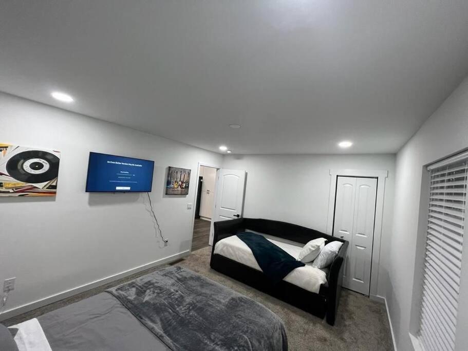 Modern Home At Colonial College Park アトランタ エクステリア 写真