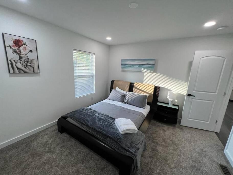 Modern Home At Colonial College Park アトランタ エクステリア 写真